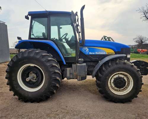 Vendo New Holland TM7020