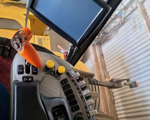 Cosechadora New Holland CR 6080 año 2016 con 30