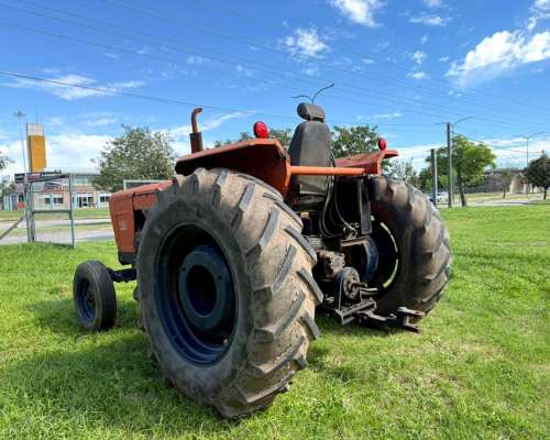 Tractor Fiat 800 Motor Perkins