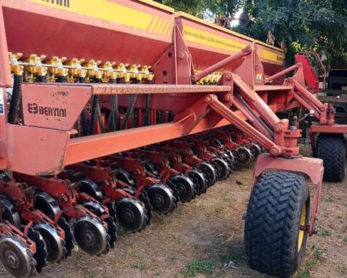 Sembradora Bertini 32000 año 2012