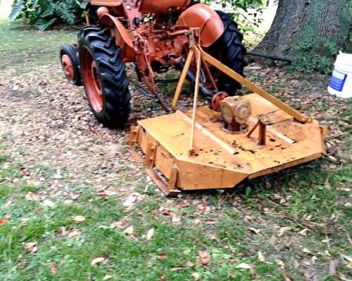 Tractor Fiat U25 con Desmalezadora. Funcionando