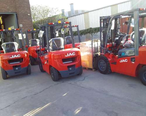 Autoelevador JAC 3 TN Motor Xinchai Diésel TT4500