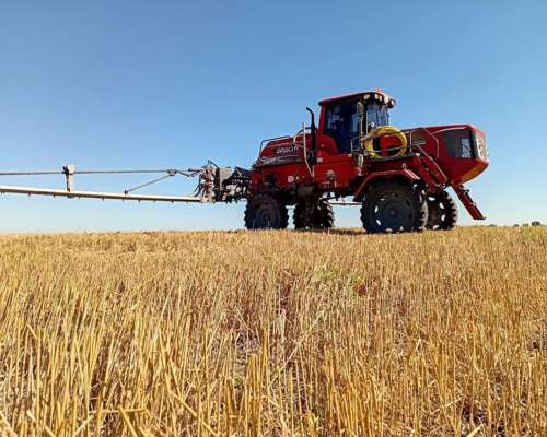 Pulverizadora Apache 3227. año 2013. 7200 Hs