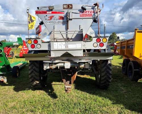 Fertilizadora Fertec F3000 con Cinta año 2011