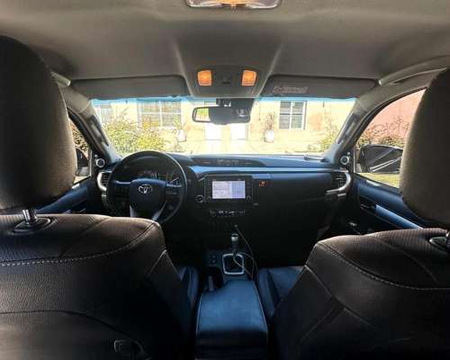 Toyota Hilux 2.8 TDI CD 4X4 SRX AT6 204cv 2021 U$32.999 R/M