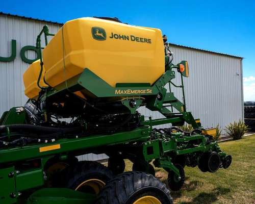 𝐍𝐔𝐄𝐕𝐀 Plant. Sembradora Serie DB 40