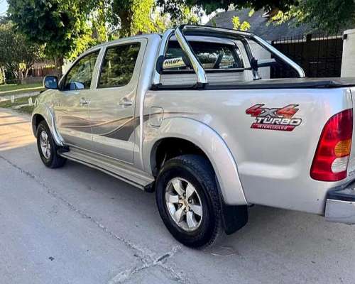 Toyota Hilux SRV .
